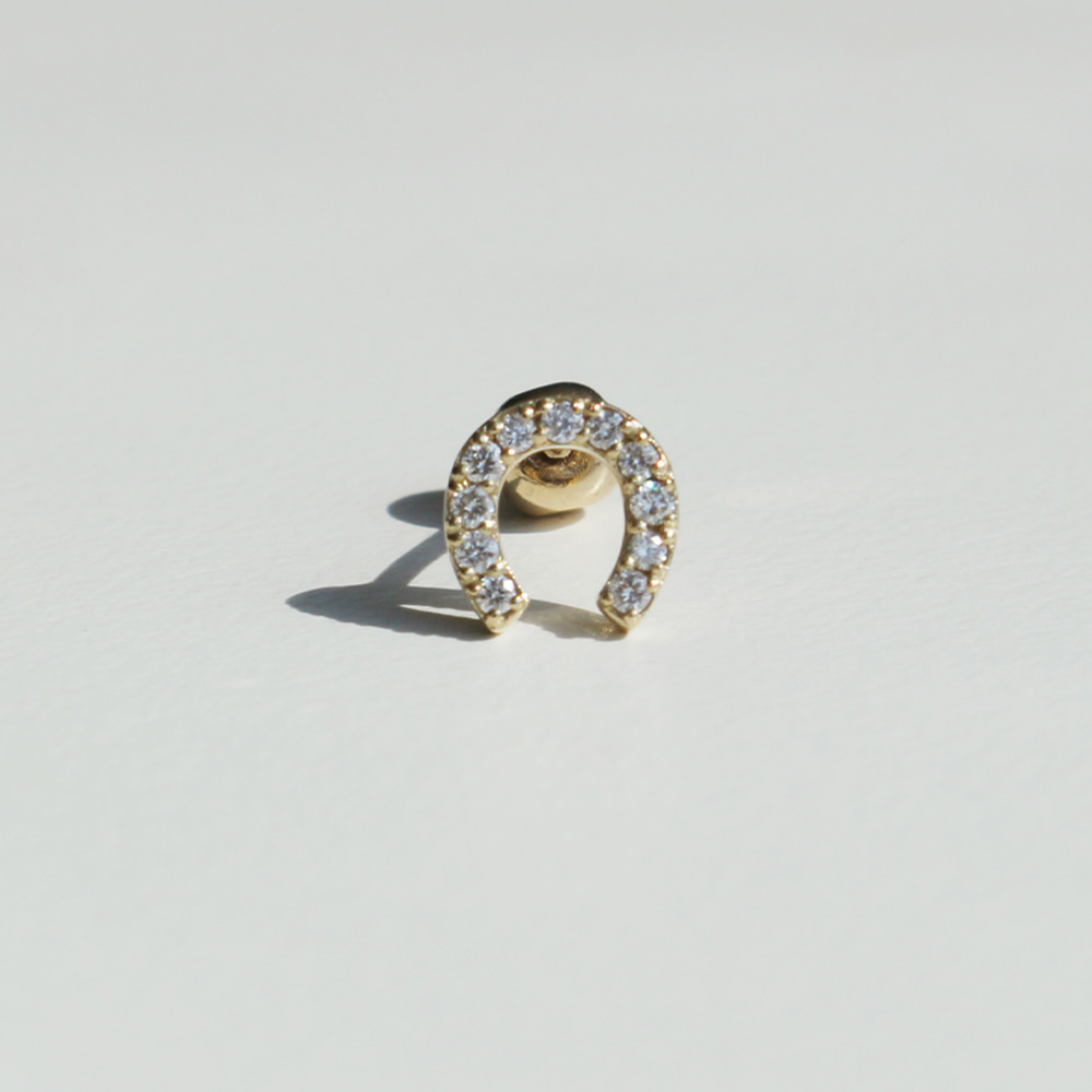 14K 골드 행운 말발굽  편자 다이아몬드 피어싱(6mm) 귀걸이